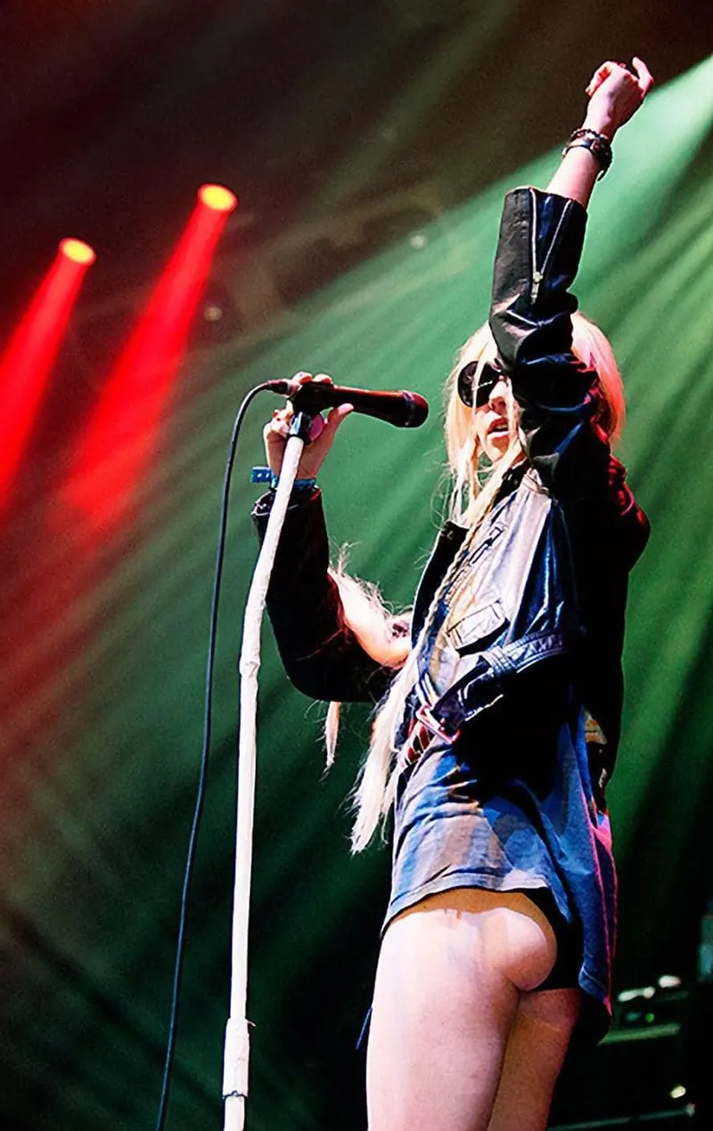 Thumbnail Taylor Momsen's Best Moments in CelebrityButts