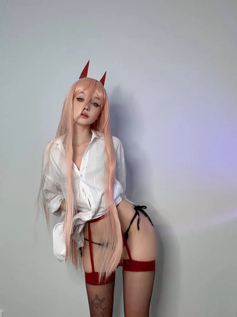 Thumbnail Embracing the Power of Chainsawman's Cosplay with Mirurun | SexyCharmingSiren