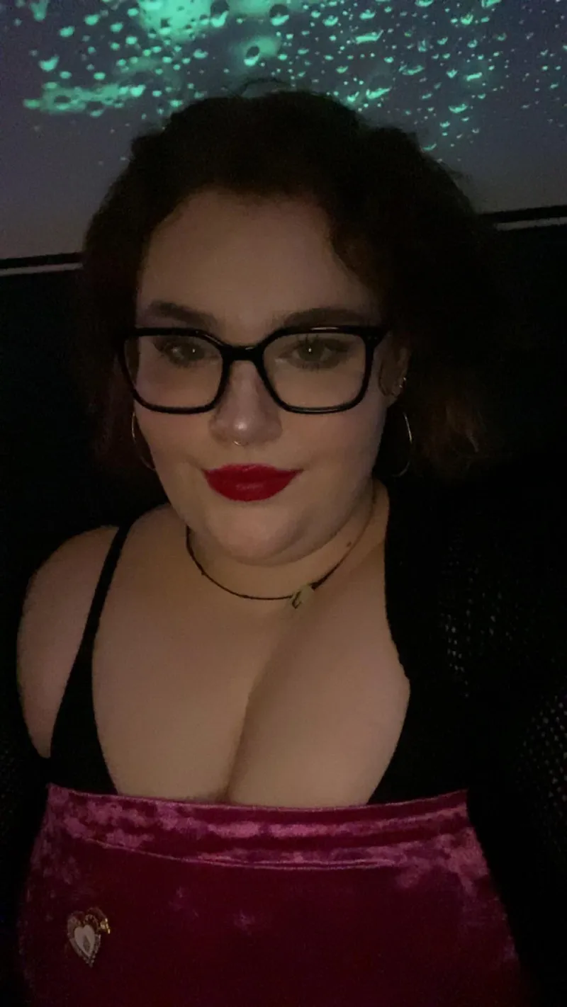 Thumbnail Morning Greetings: girlfriendinacoffin's Start to the Day | BBW