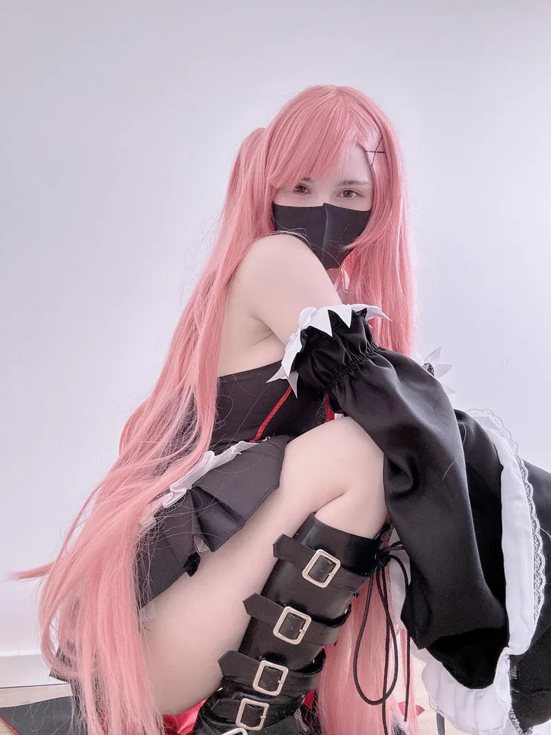 Thumbnail Lily's Krul Tepes: Seraph No End Cosplay Delight | cosplaygirls