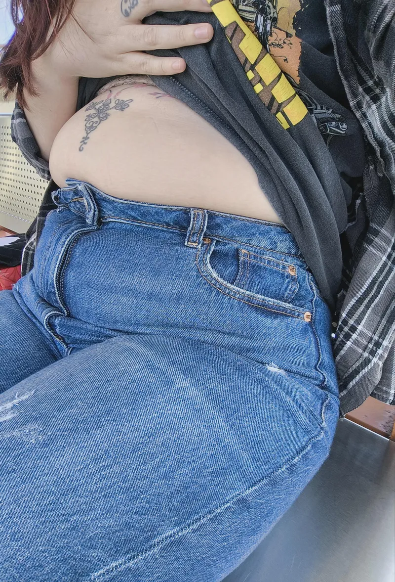 Thumbnail Stubborn Stuffers: Ignoring Useless Pants to Keep Eating | Mediocre_Explorer_47
