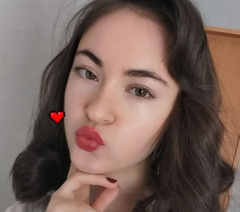 Thumbnail PersonalityStrong487 Presents Soft Lips: A Pouting Charm Revelation