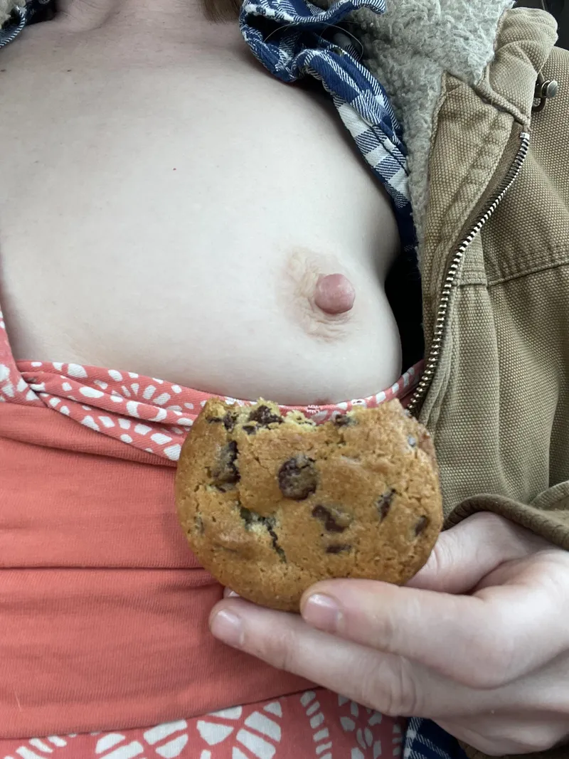 Thumbnail Smallboobs Talk: Outrageous-exit2024 Raises Question on 42F | smallboobs