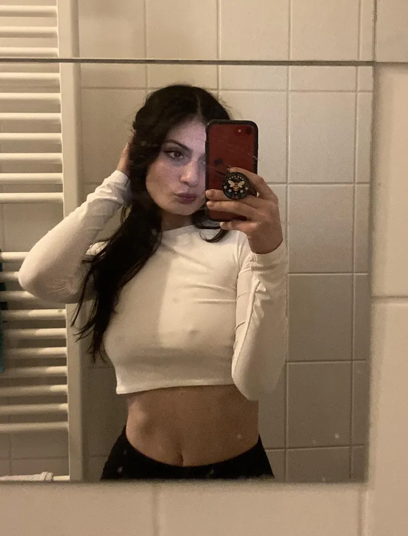 Thumbnail Fashion Diaries: Admiring a Favorite Croptop | fiasnow
