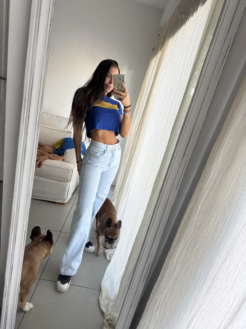 Thumbnail Unleashing Confidence: AlannaXoX and the Empowering Crop Top | croptopgirls