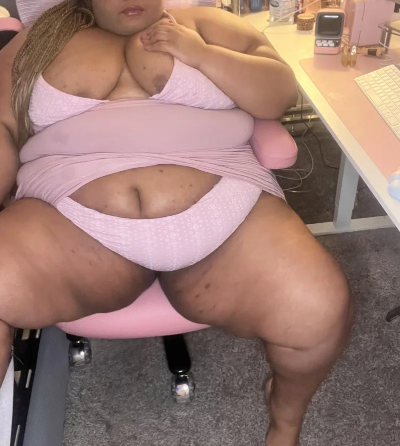 Thumbnail Colorful Surprise: SSBBW Hidden Charms