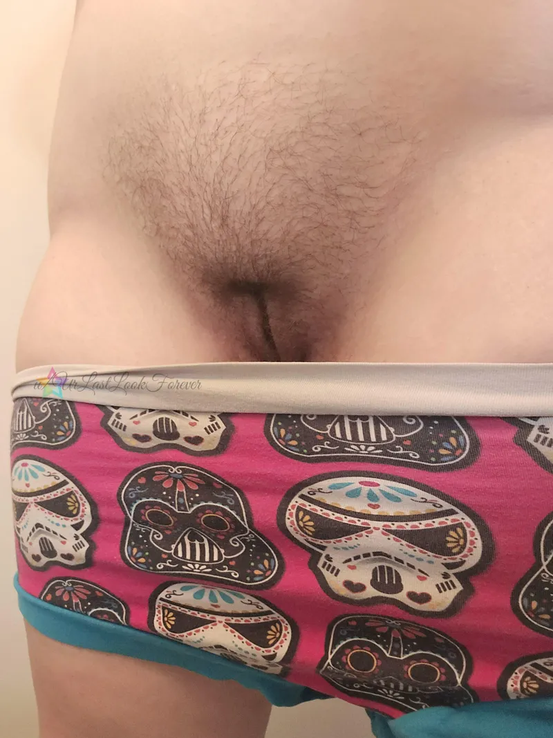 Thumbnail UrLastLookForever: Stay on Target Article | pussy