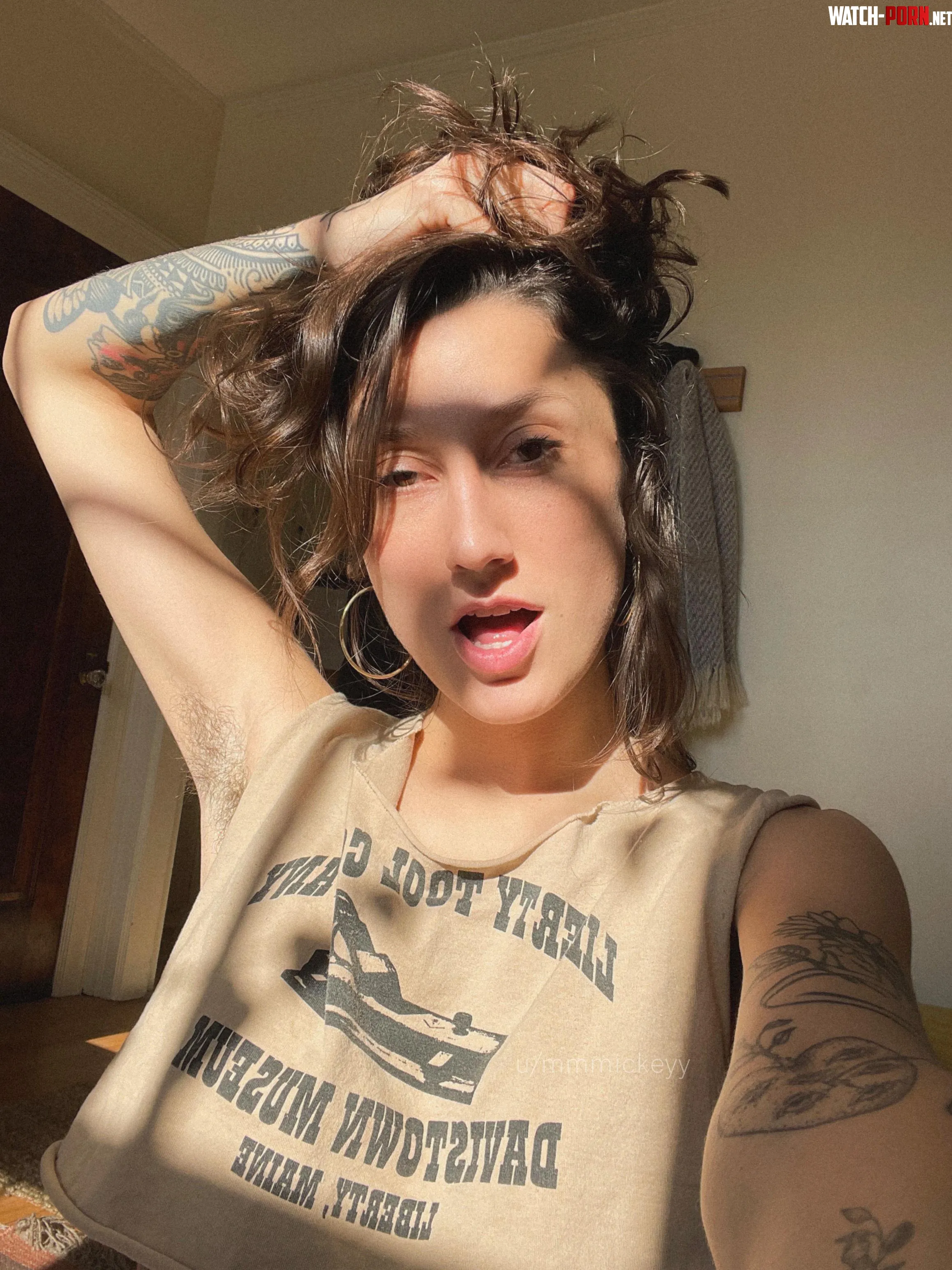 sunshine is coming back which means my armpits are now on show again by mmmickeyy