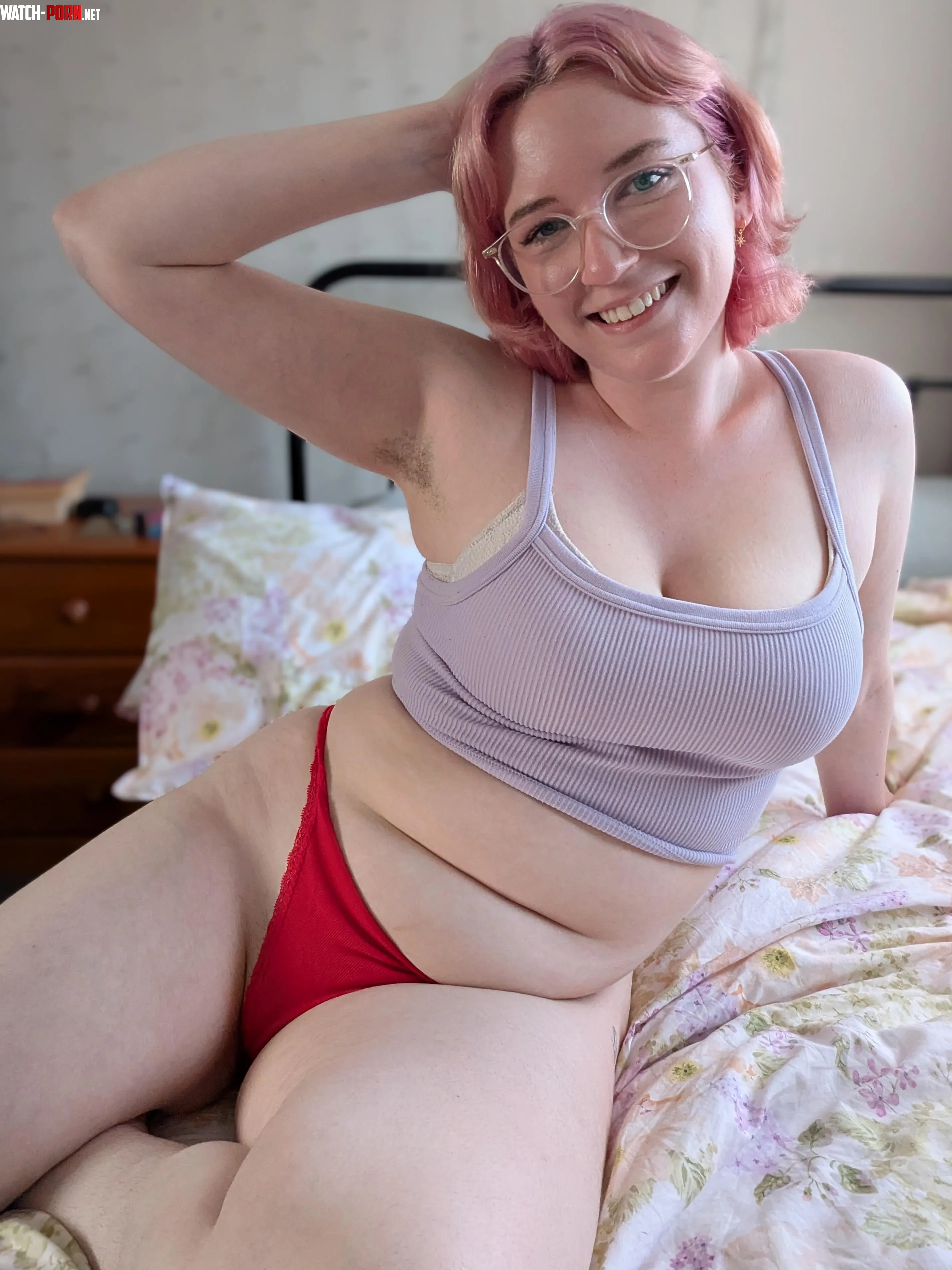 hairy and curvy, what more could you need :3 by kirbythefae