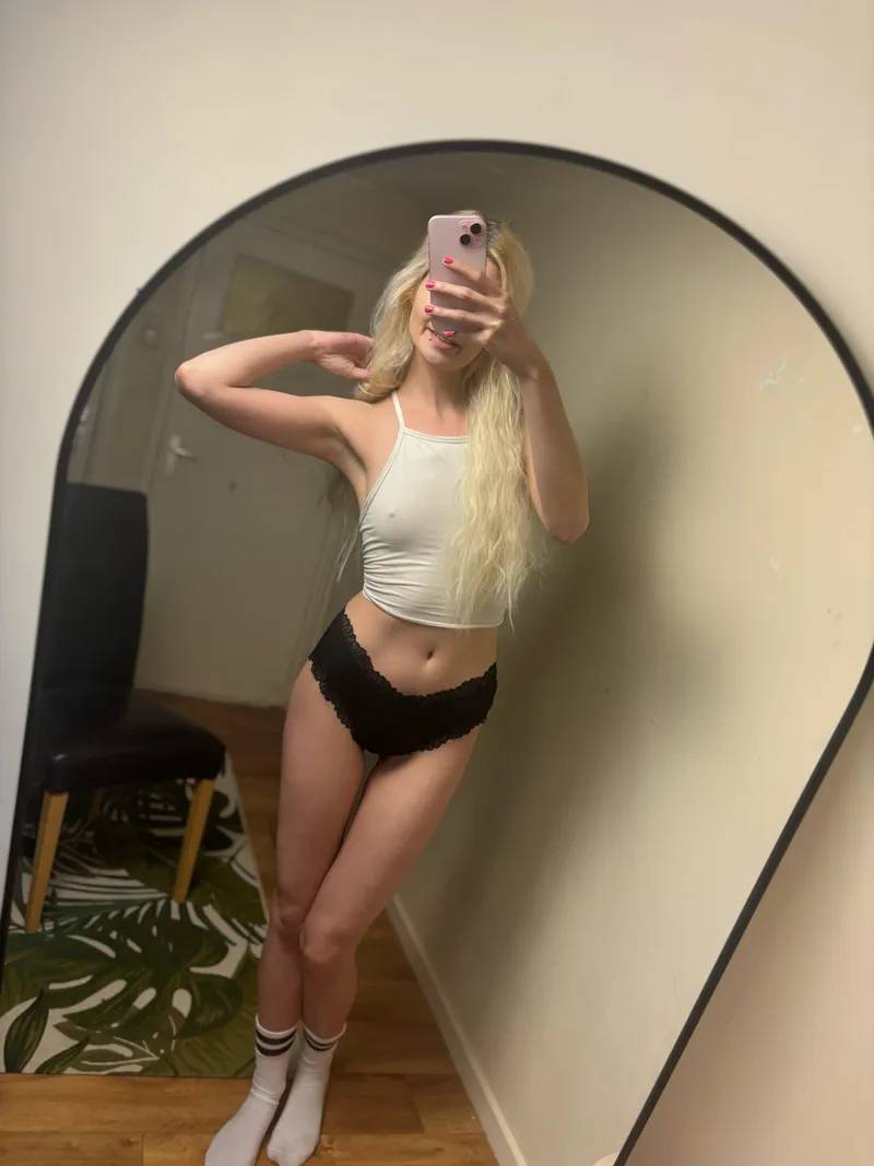 Thumbnail Liberate Your Beauty: 'No Bra Day' by LanaPeaches__ | LanaPeaches__