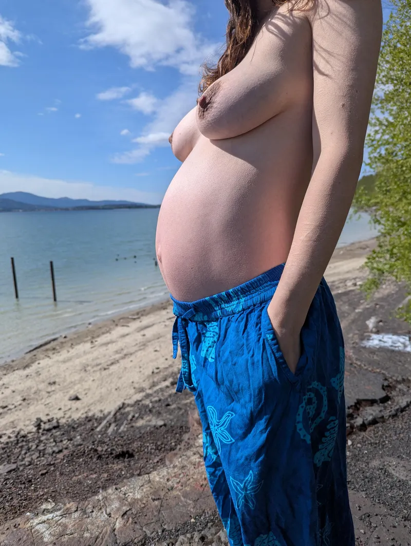 Thumbnail Tia-The-Toy's PreggoPorn Adventure: Nature's Beauty