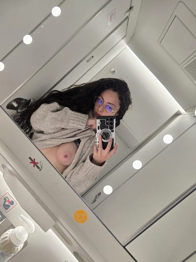 Thumbnail Scarletcurly's Bold Confession: Natural Titties Unveiled