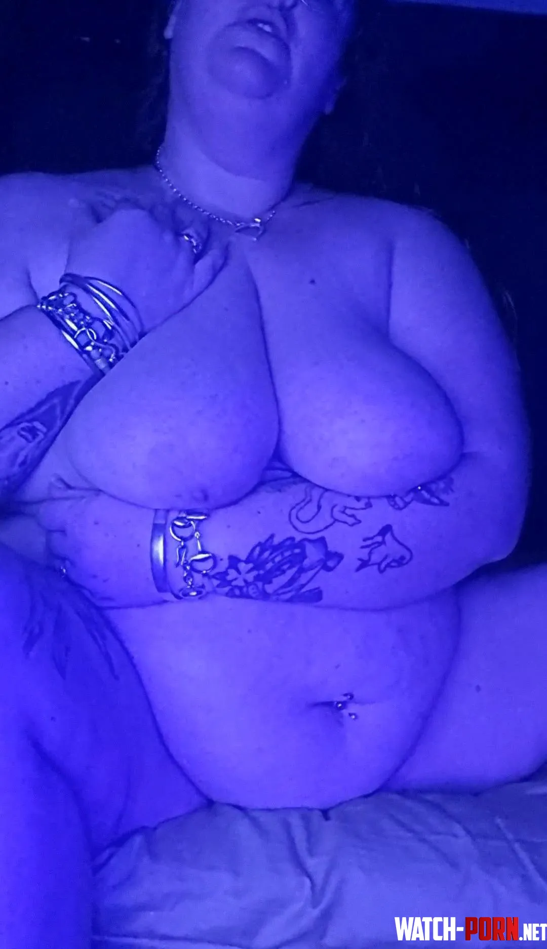 Cuddle these curves by Cindytyne_NZ