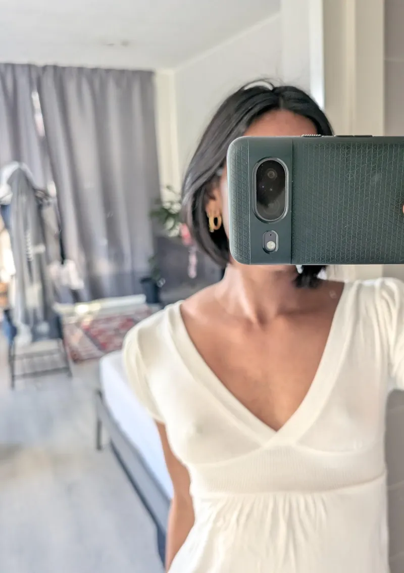 Thumbnail White Tops Beauty: Embracing Elegance and Sensuality