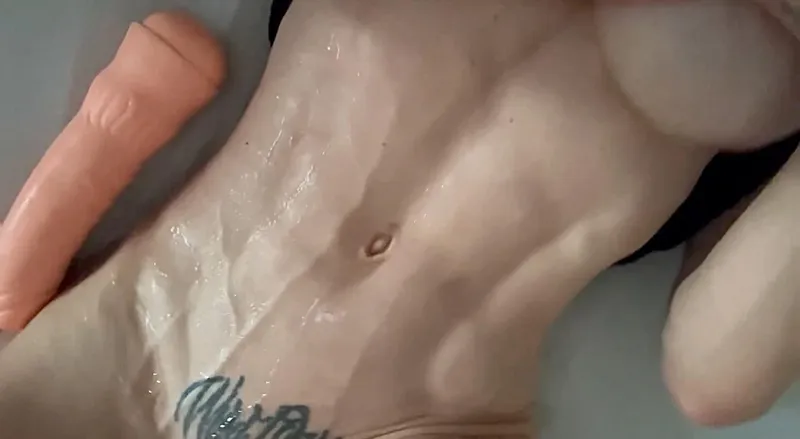 Thumbnail Puzzleheaded_Aide721's Unique Approach to Staying Dry | NSFW_Hardbodies