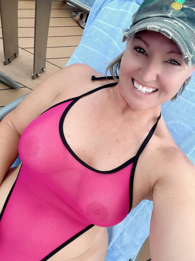 Thumbnail Embrace the Sun: Enhancing Tan Lines with Love