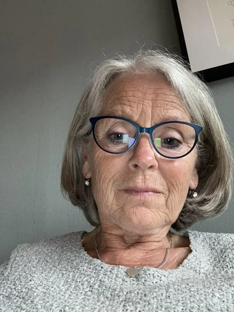 Thumbnail Tempting Pleas: Interesting_Body_595's GILF Adventure