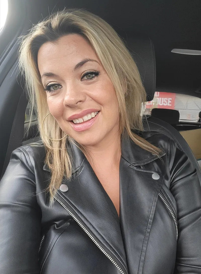 Thumbnail FrankieFiestyMilf Invites Follow on Instagram | Category: InstagramHotties