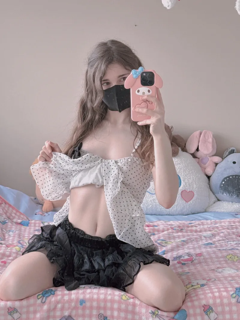 Thumbnail On Your Knees: Jazzy_Annie's Awaited Encounter in Gonewild18