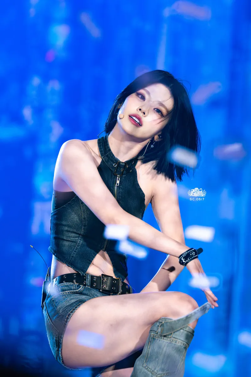 Thumbnail Discover Yeji from ITZY by renoogorp in kpopfap
