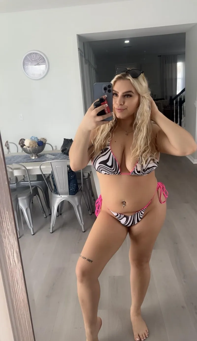 Thumbnail Samantha Wilde's Daily Delights: Like, Follow, Comment - Author: SamanthaWildeXXX | InstagramHotties