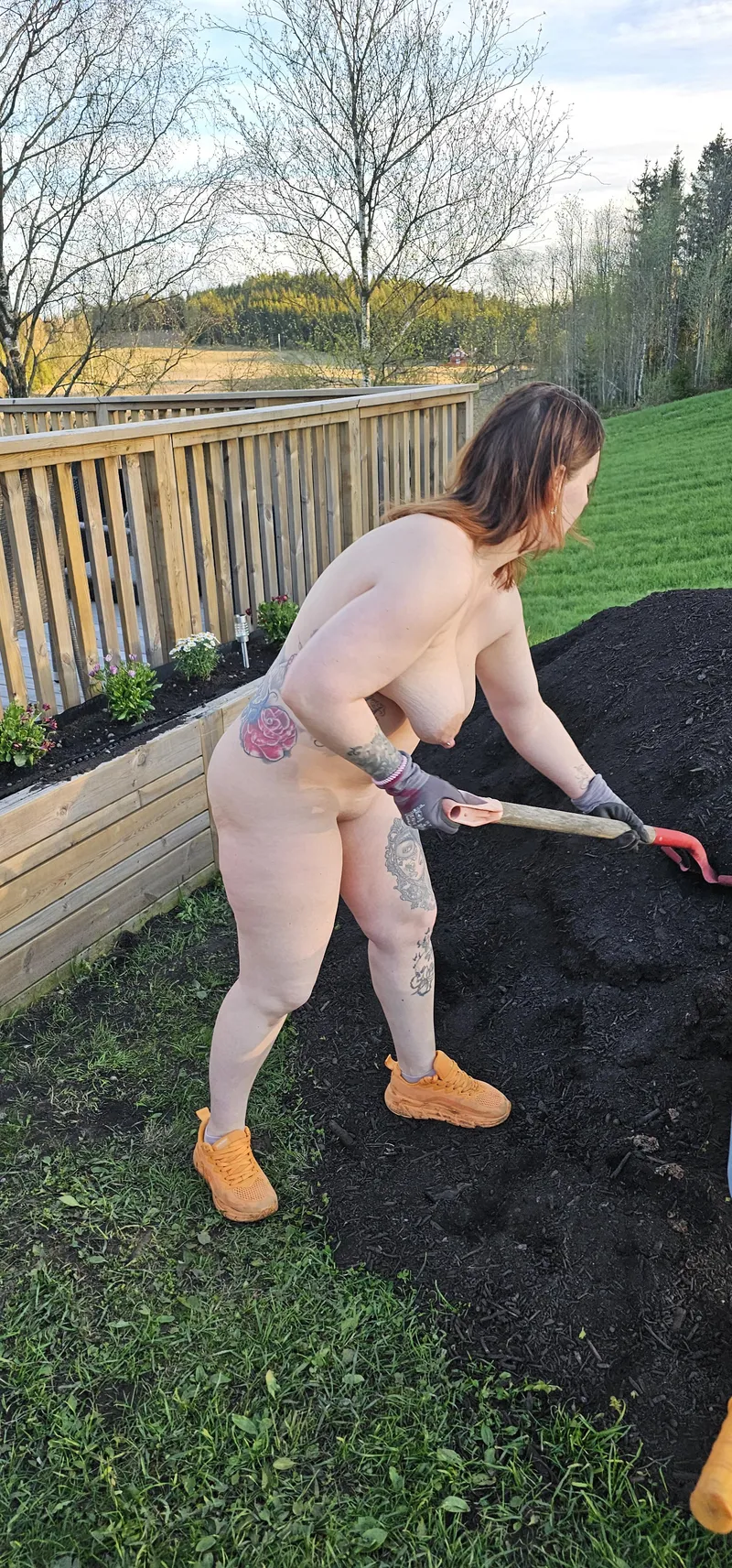 Thumbnail Still Gardening Post WNGD: Keeping Busy | RealNorwegianMom | Girls Doing Stuff Naked