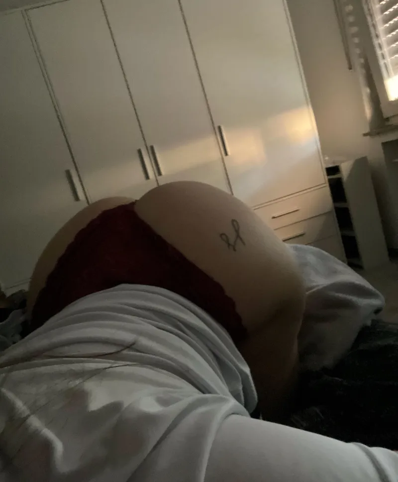 Thumbnail Morning Delight: A Peek at Dxrleen's Favorite Thong