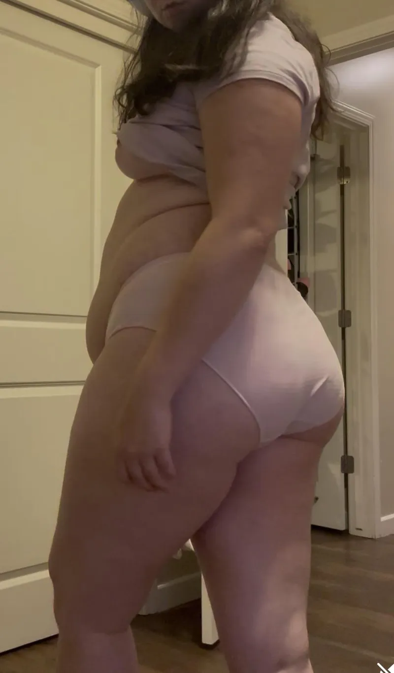 Thumbnail Indulging in cutielapin's 'Fat Arms' Confession | Stuffers