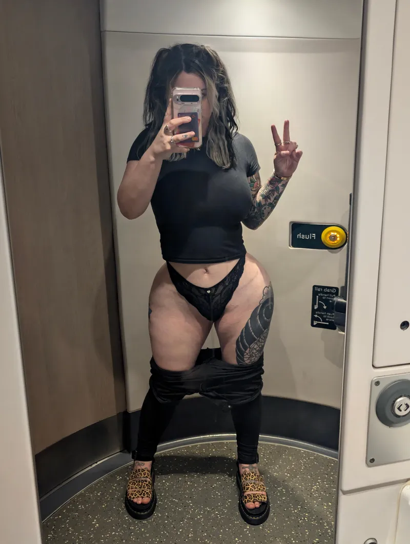 Thumbnail Risky Experiences: Exploring Train Adventures | mamaplugsx | collegesluts