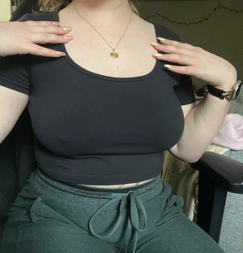 Thumbnail Braless Mondays in the Corporate World with Velvety_Vickie