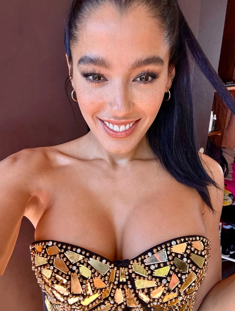 Thumbnail Neighboring Cleavage Visits with SweetAshXO