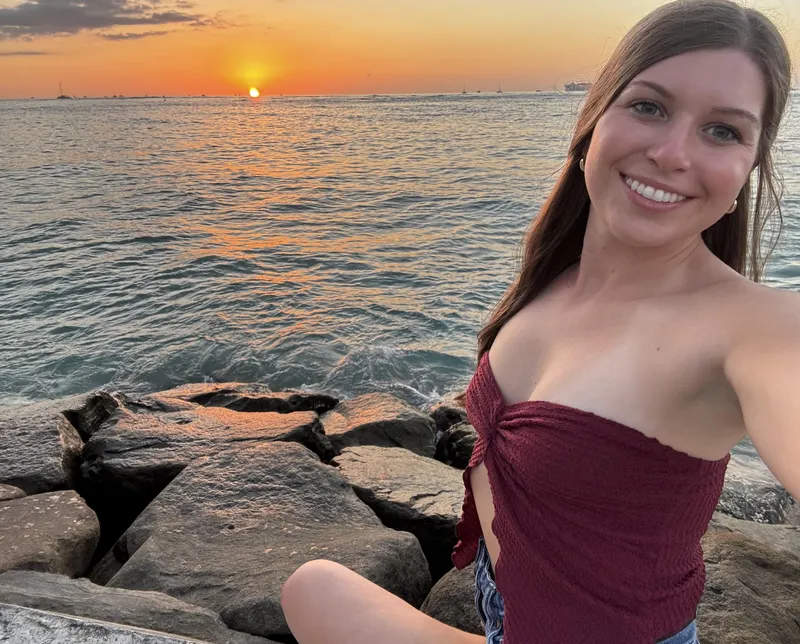 Thumbnail Catching the Sunset Beauty: Alliexo1's Aesthetic