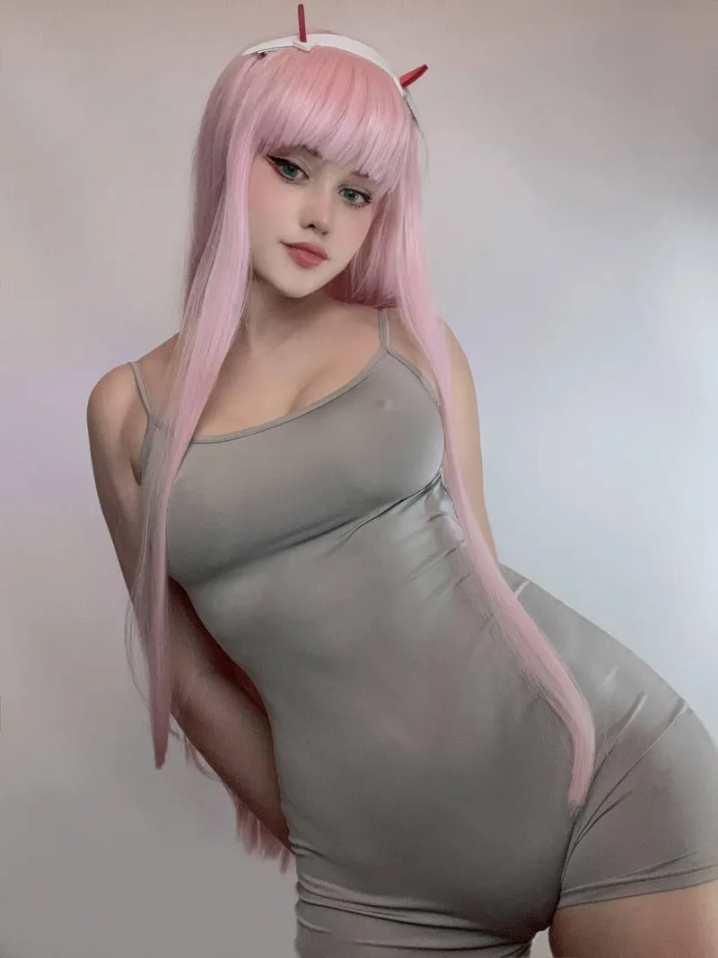 Thumbnail Win_Winry_cos Portrays Zero Two from Darling in the Franxx