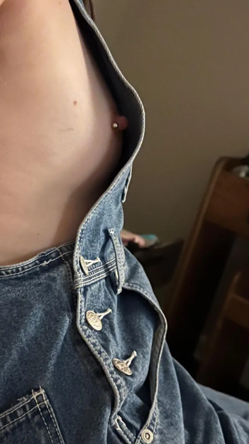 Thumbnail Seductive Peek: Novel-Window-1210's Provocative Downblouse Reveal