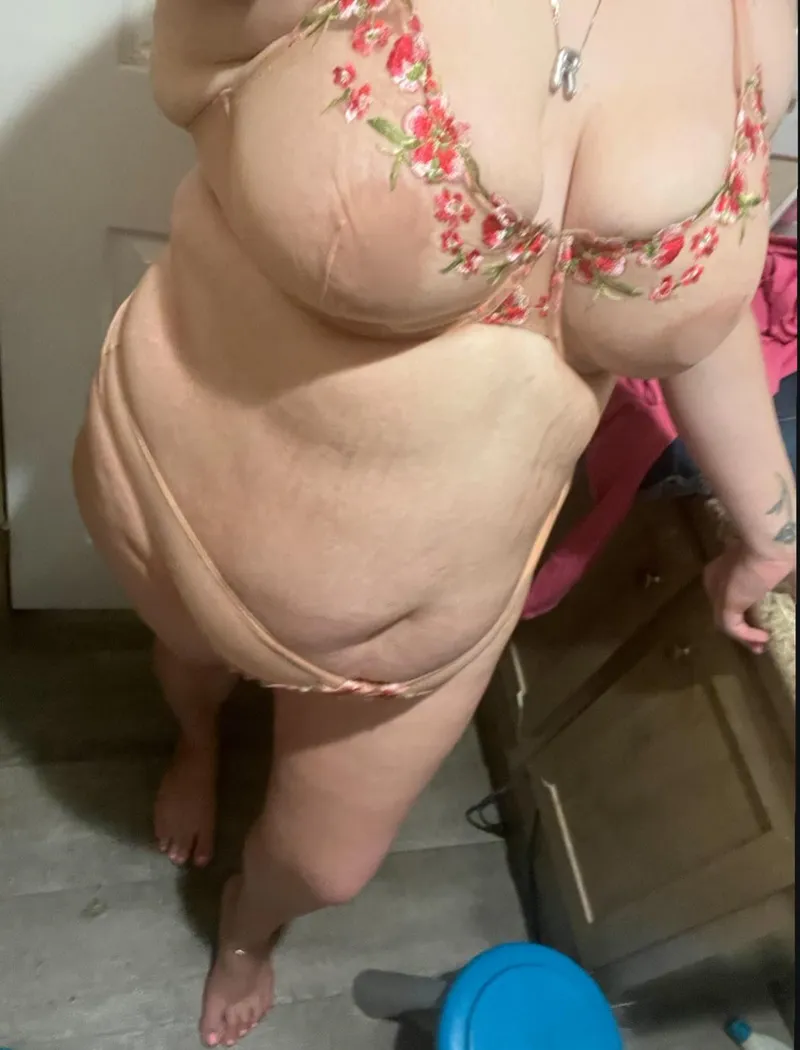 Thumbnail Discover Something 'Freaky & Chunky' with Author Shi_dova | GoneWildPlus
