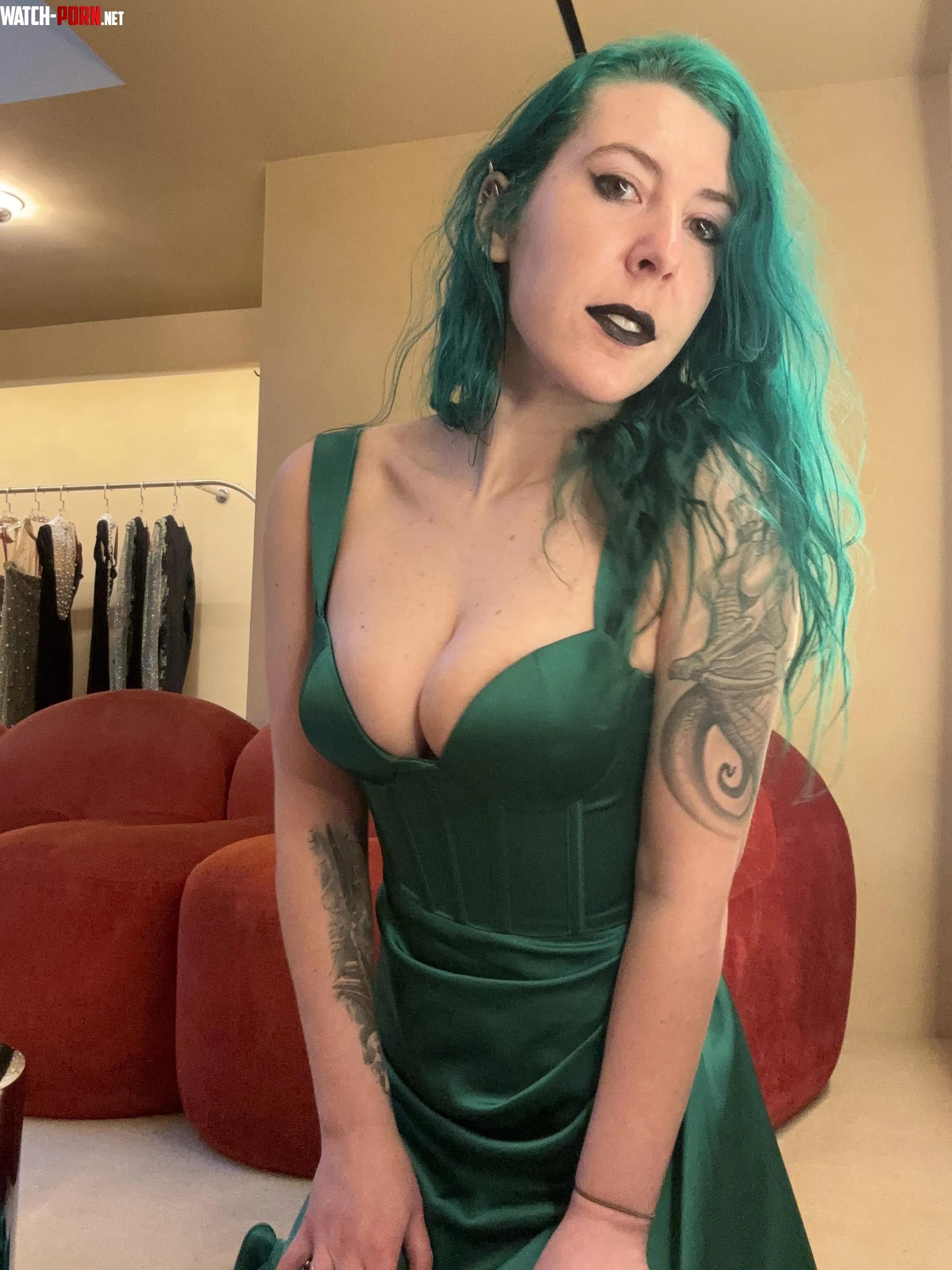 A tease in green by sirenskiss3