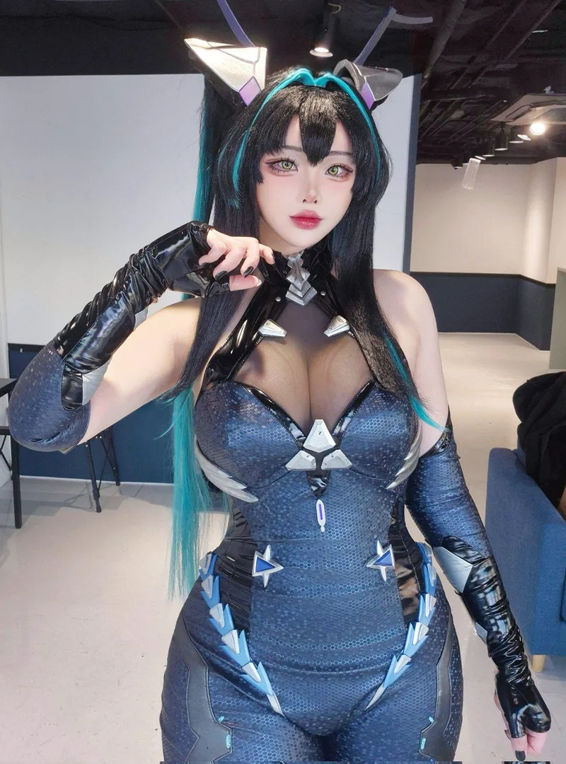 Thumbnail Magical Transformations: Dull_Profit3539 Shares Little Mermaid