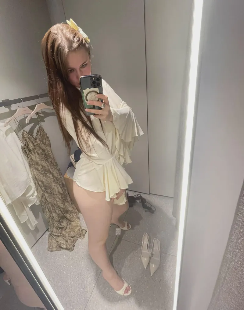 Thumbnail Honest Self-Image: Dive into MirrorSelfie with SweetyGirlyy