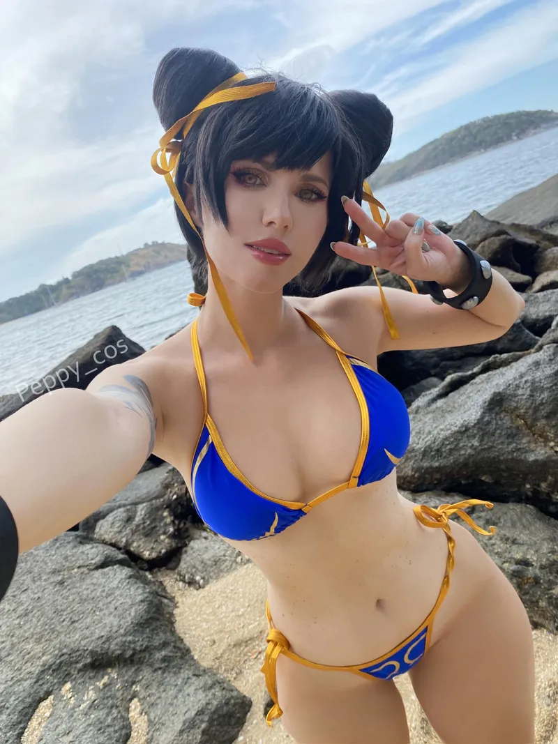 Thumbnail Mesmerizing Chun Li Cosplay by Peppy_cos