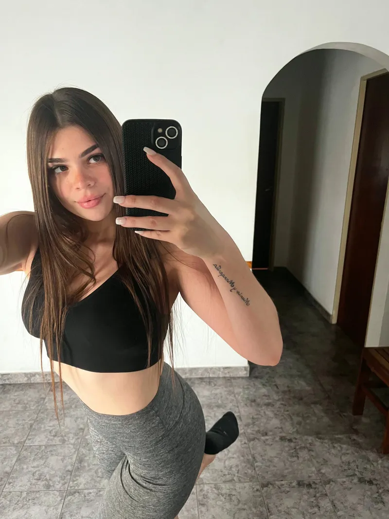 Thumbnail pretty_evaa Teases Fun in Shape & Stamina YogaPants Post
