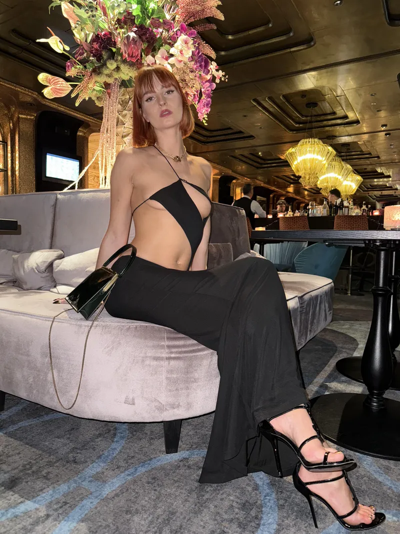 Thumbnail Dollydyson Delves into the World of Sexiest Outfits in This Revealing Article