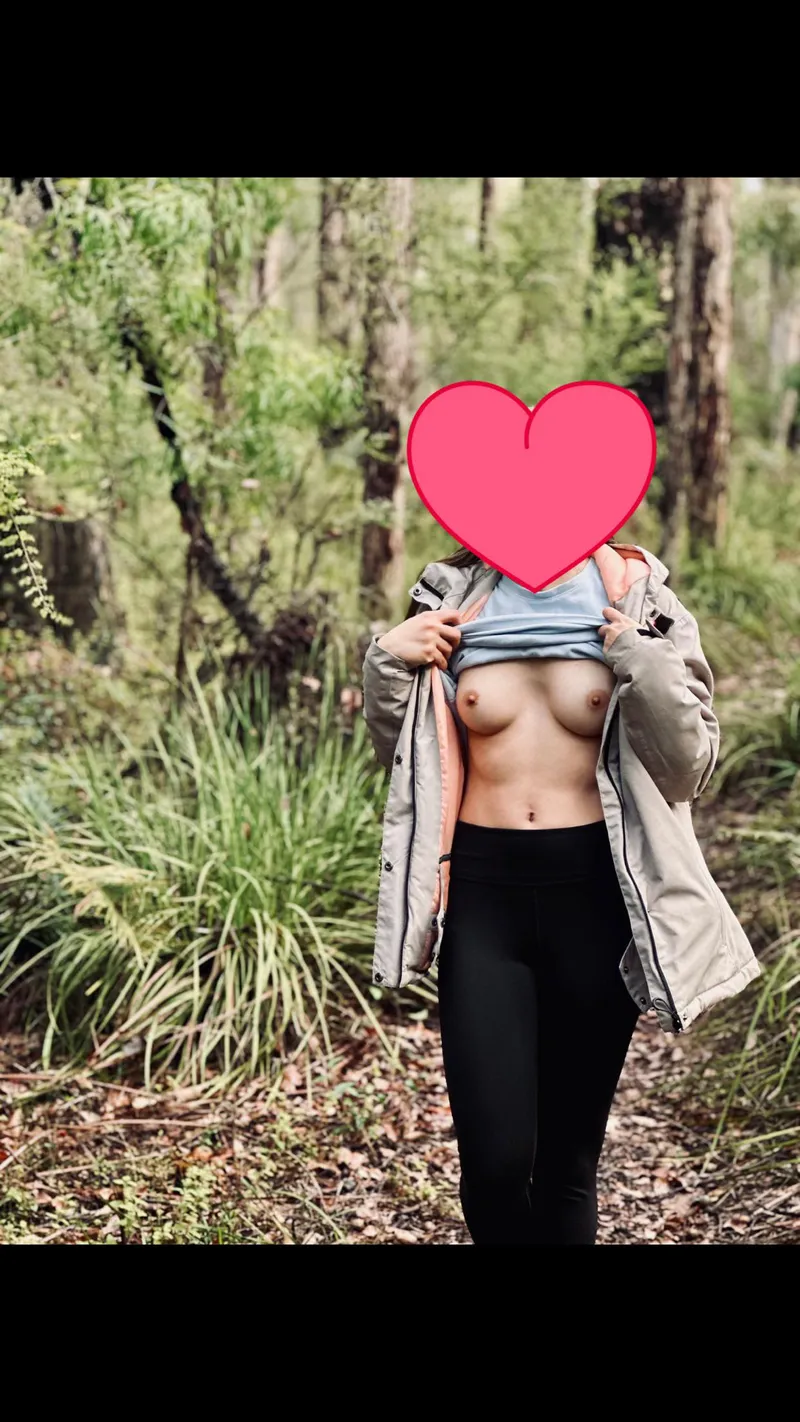 Thumbnail amateuraussiecouple's Naughty Camping Trip Experience