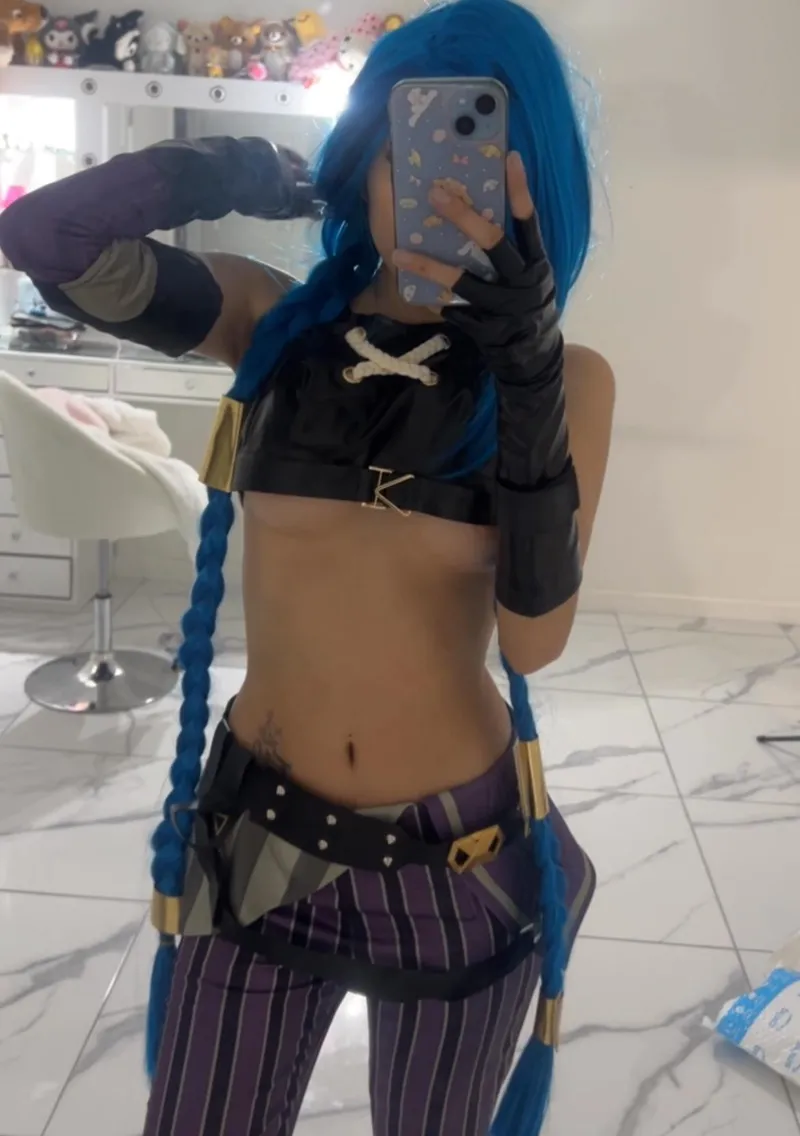 Thumbnail Arcane Inspiration: Jinx Cosplay Brilliance by Ok_Willow_5535