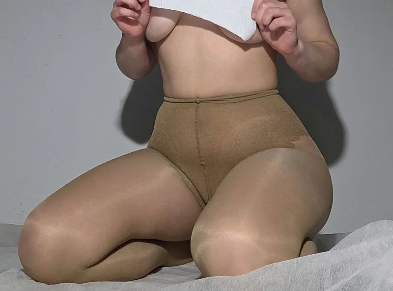 Thumbnail Dare to Go Bold: Nude Pantyhose Without Panties by ase_feet