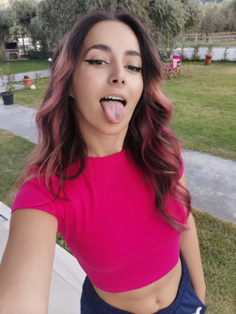Thumbnail Unique Vibes: Styling the Crop Top Today | miremi137 | croptopgirls
