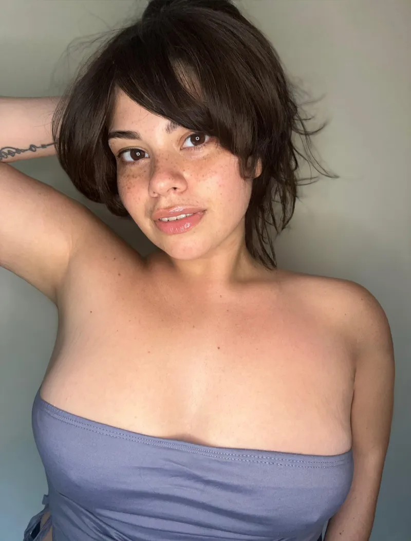 Thumbnail Au Naturel: Makeup and Bra-Free Beauty Guide by mollyzedolly