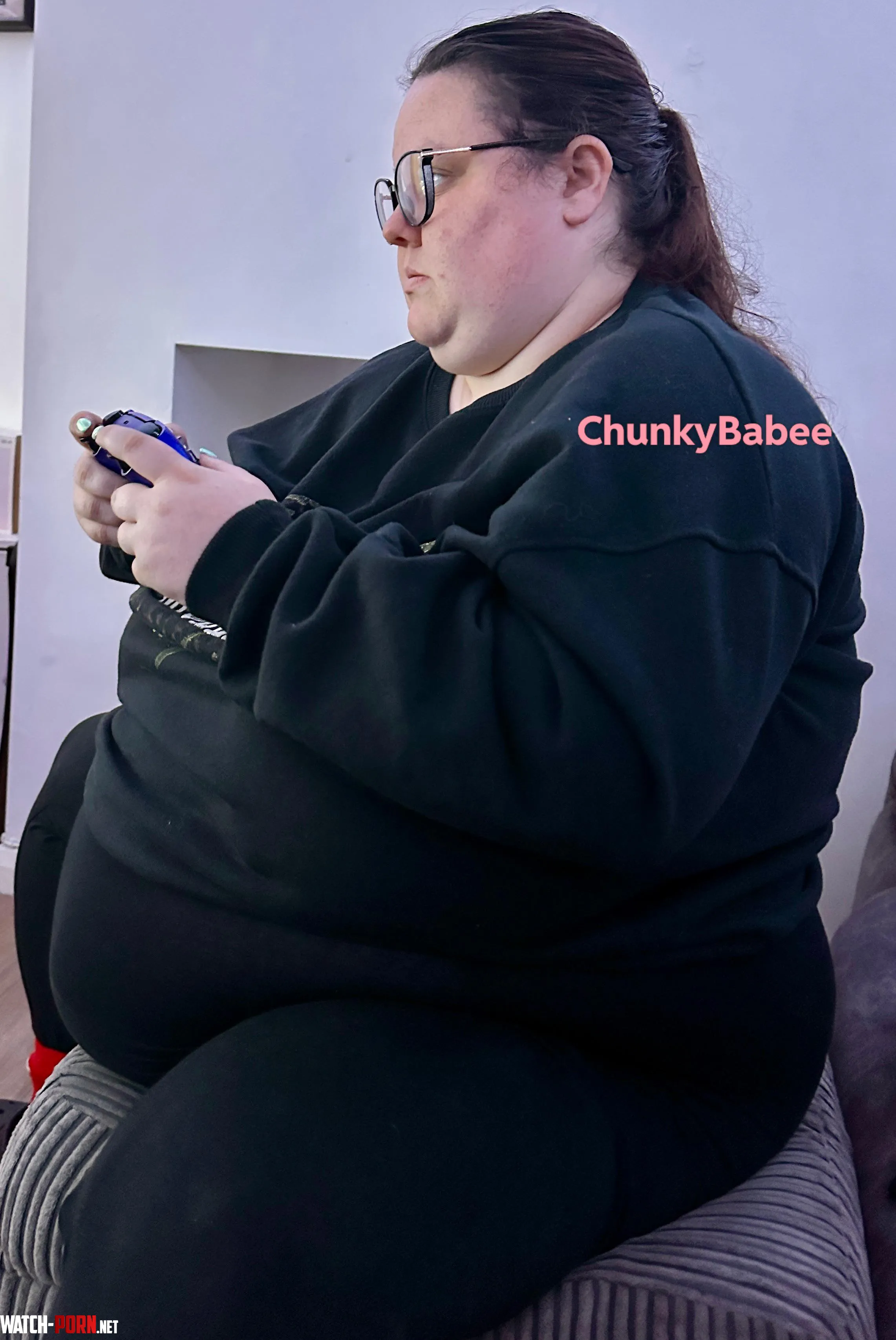Just me clothed and looking Fat as heck by xChunkyBabee