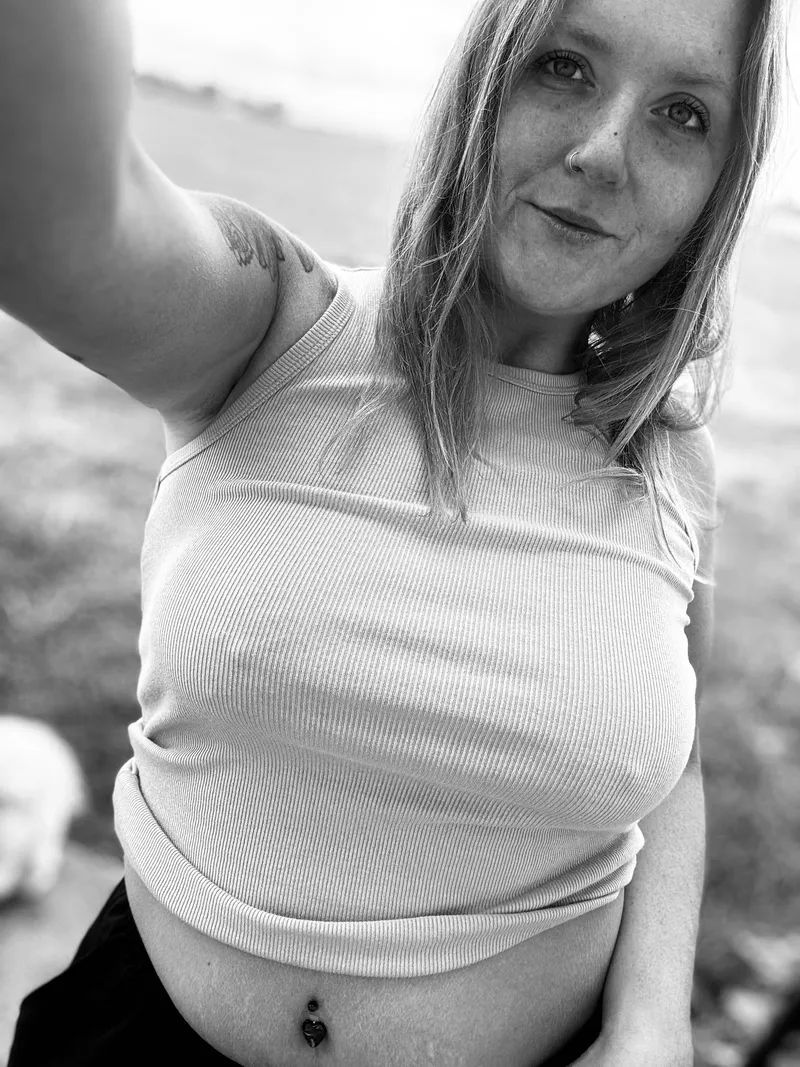 Thumbnail Careless-Salt-2535: Enjoying Favorite Evenings Braless