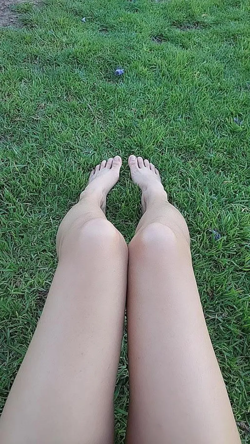 Thumbnail Relaxing Cute Legs in Nature: xnemeiax Shares the Joy