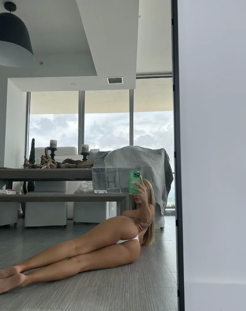 Thumbnail Seductive Reflection: A Midnight Fantasy | ShabbyCertainty